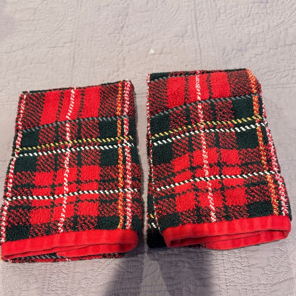 Plaid Holiday Towels - Red and Green - Picture 8 of 8